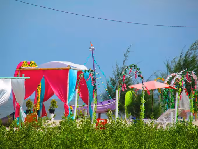 lokasi pantai romantis