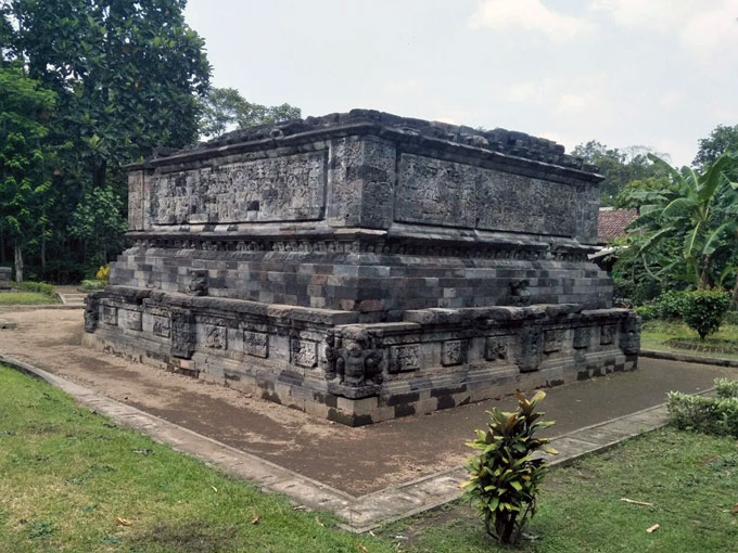 Candi Surowono