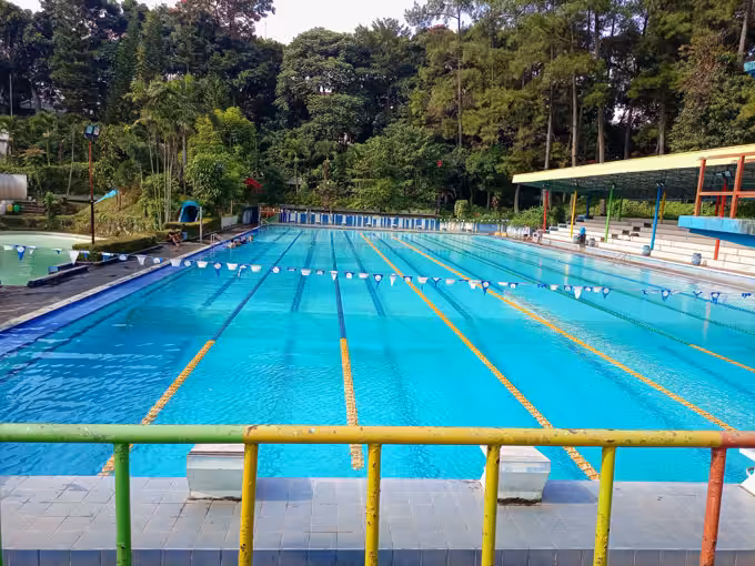 Kolam Renang Karang Setra Bandung