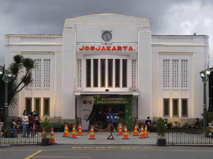 stasiun tugu yogyakarta