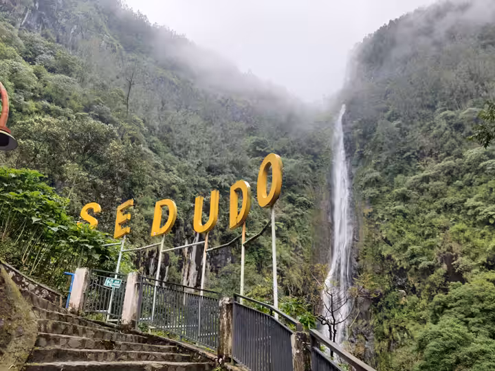 Air Terjun Sedudo Nganjuk