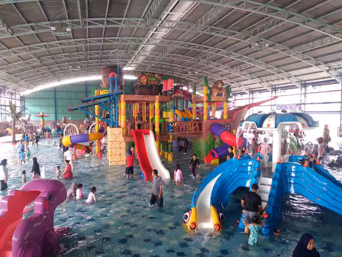 Kolam Renang THB Bekasi