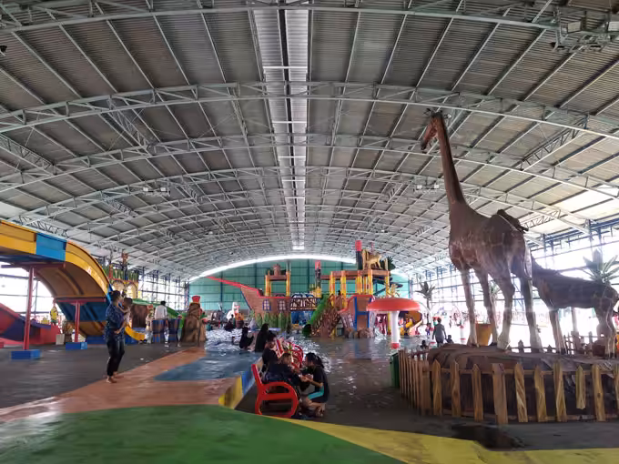 Lokasi Kolam Renang THB