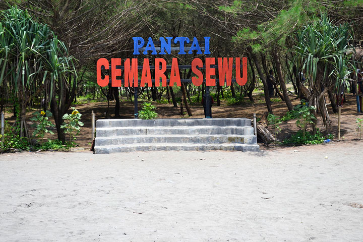 Lokasi Pantai Cemara Sewu