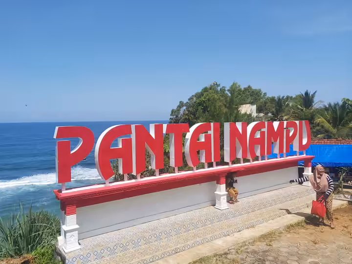 Lokasi Pantai Nampu