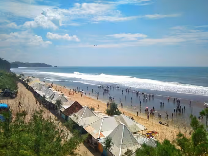 Lokasi Pantai Sepanjang