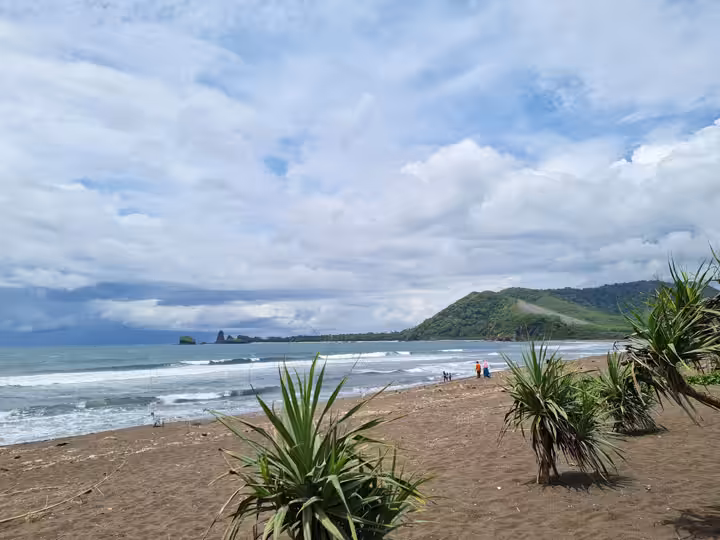 Pantai Asmara Jember