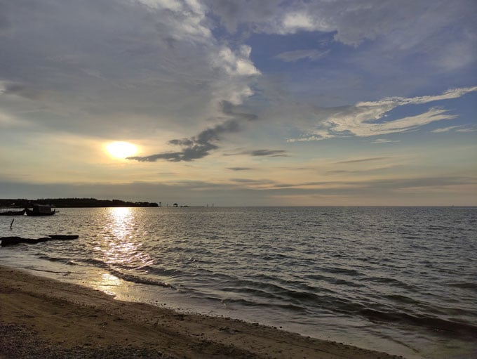 Pantai Teluk Awur