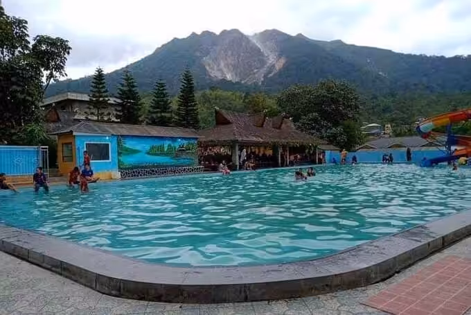 Pemandian Air Panas Sidebuk Debuk Berastagi