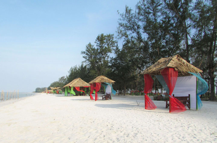 Tiket Masuk Pantai Cemara Kembar