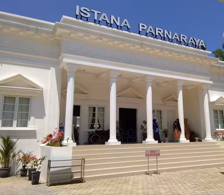 Istana Parnaraya