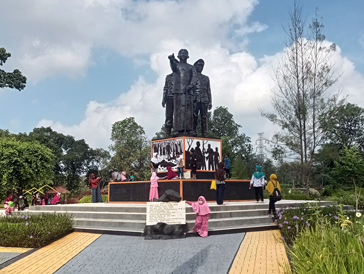 Monumen Soerjo