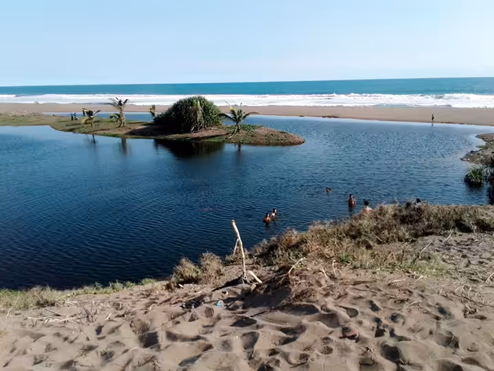 Pantai Bopong Puring