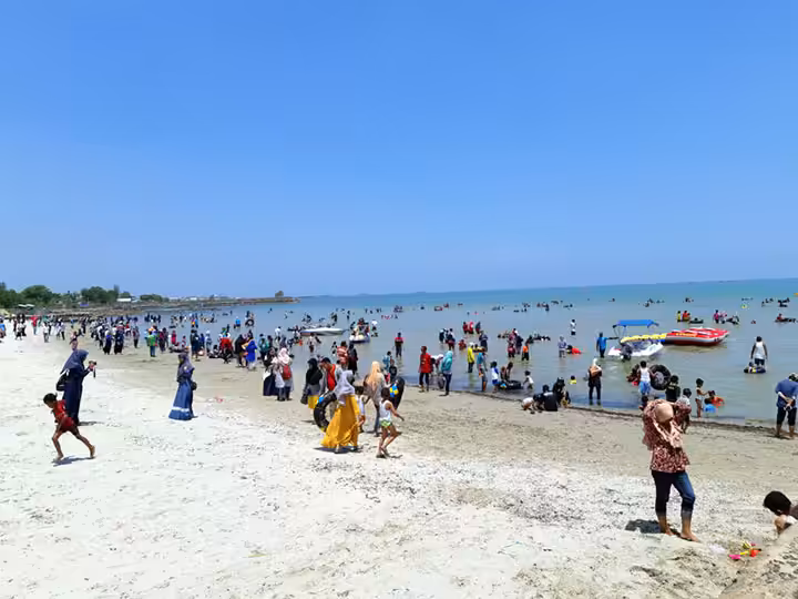 Pantai Delegan Lamongan