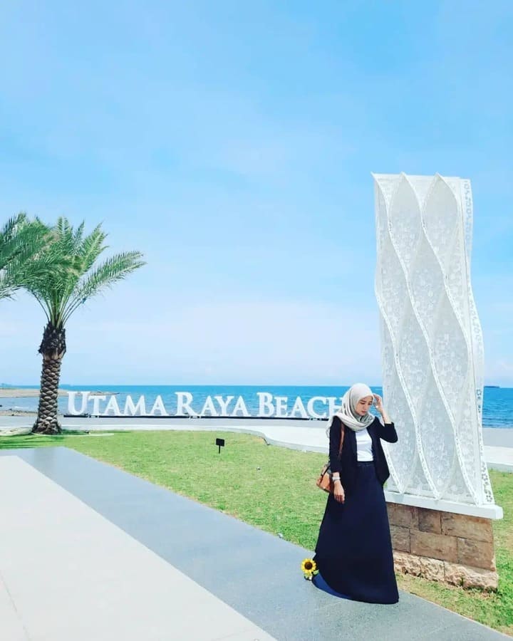 Pantai Utama Raya Beach