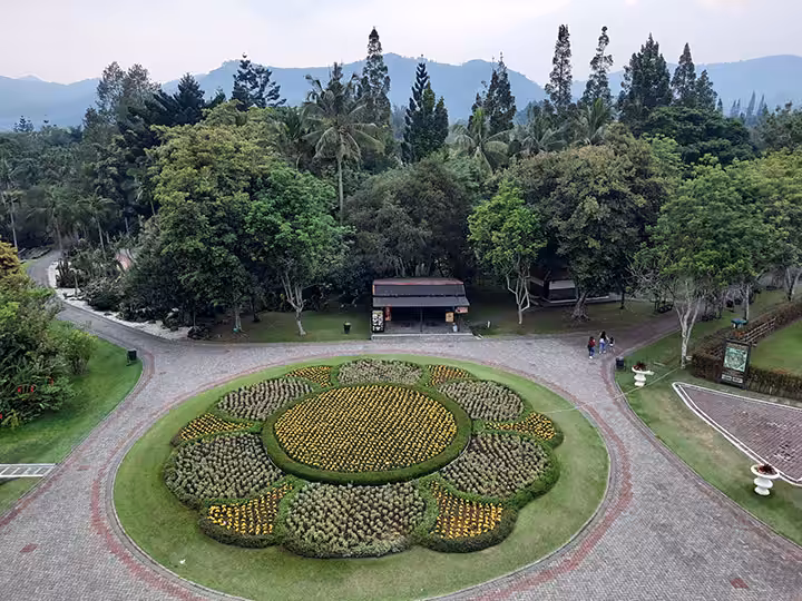 Taman Bunga Nusantara Cianjur