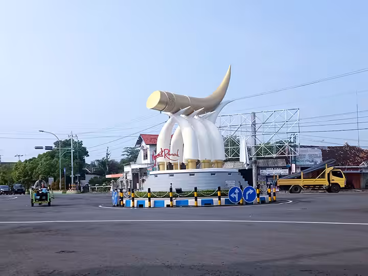 Tugu Kartonyono