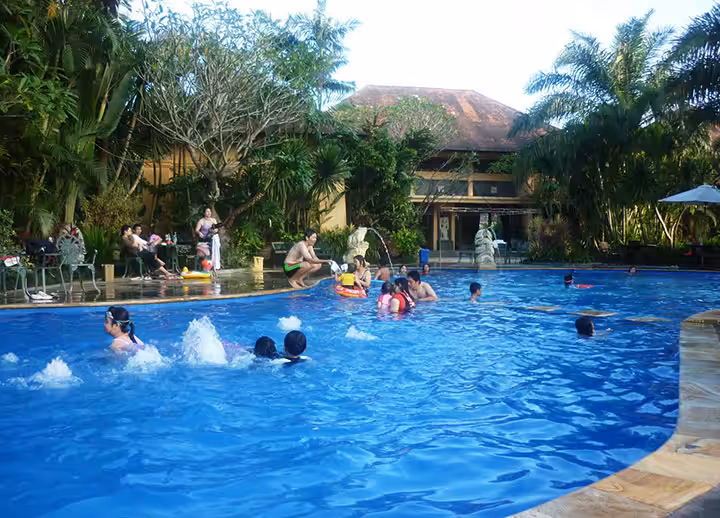 Araya Family Club House Swimming Pool
