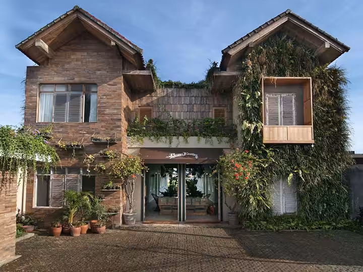 Brown Feather Hotel Seminyak