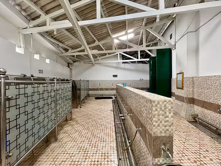 Fasilitas Masjid Jami Al Ma'mur Kebon Kacang