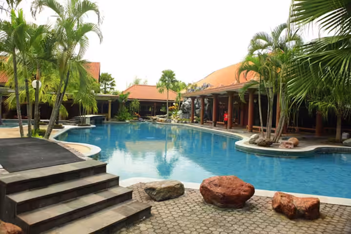 Kolam Renang Banyu Mili