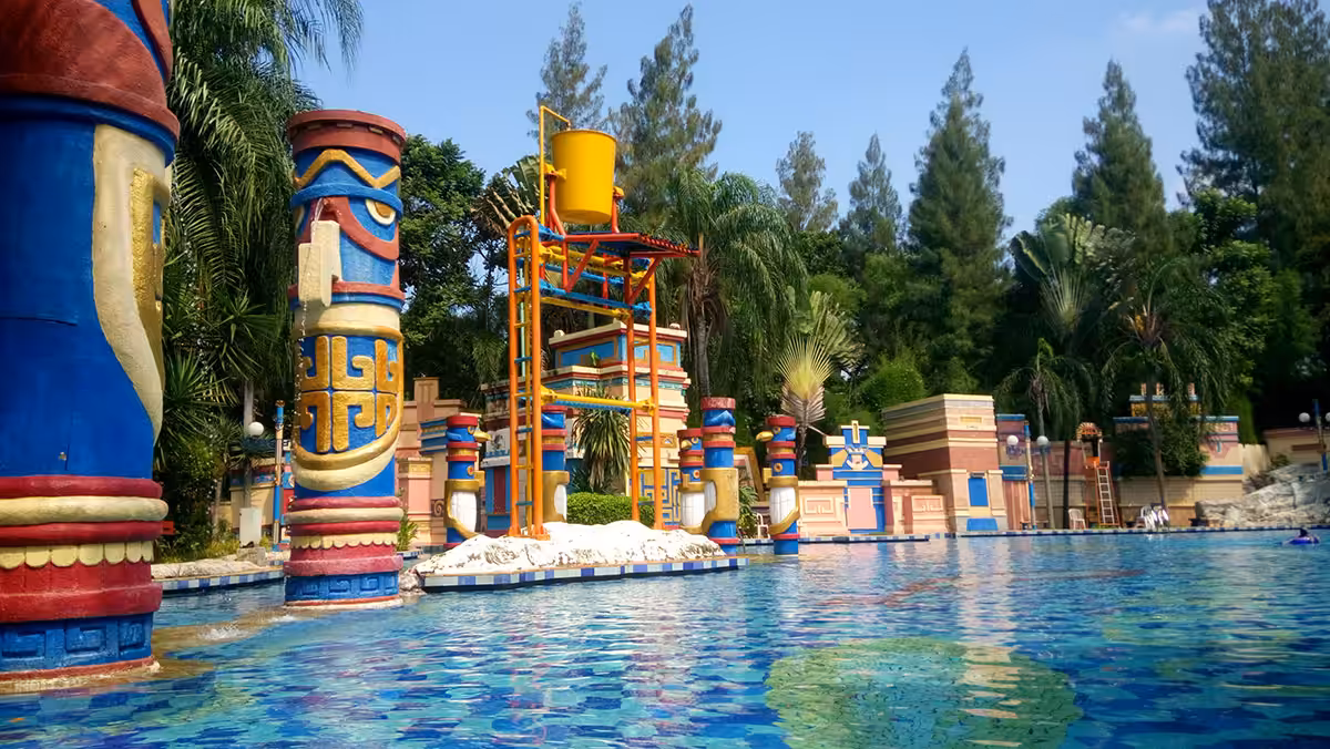 Kolam Renang El Dorado Waterpark Legenda Wisata