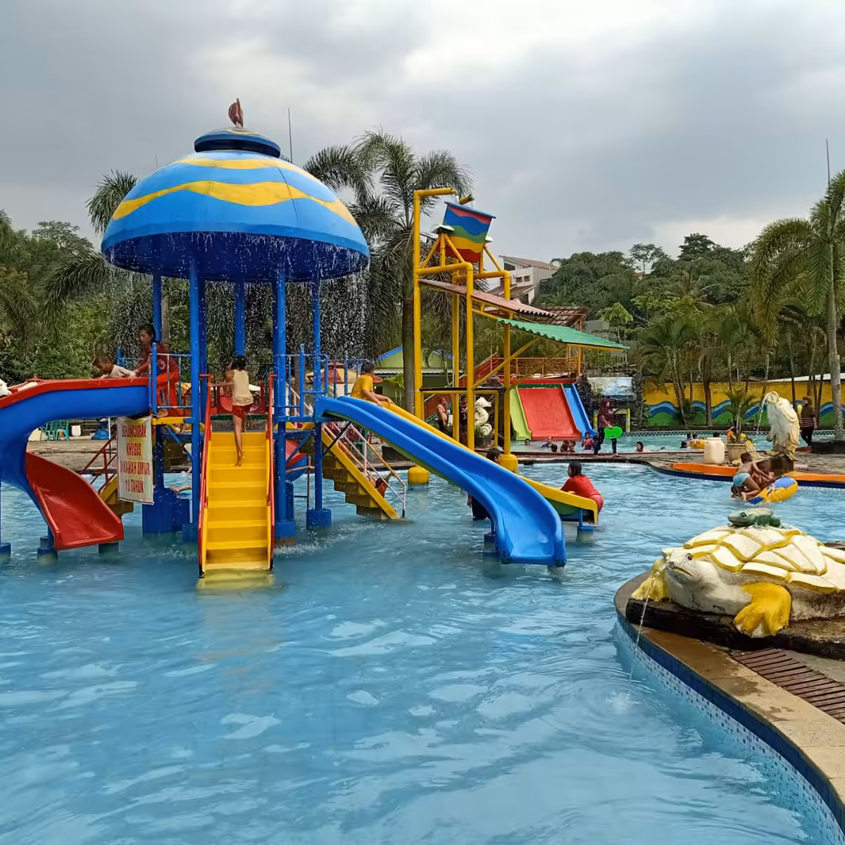 Kolam Renang Fishing Valley Bogor