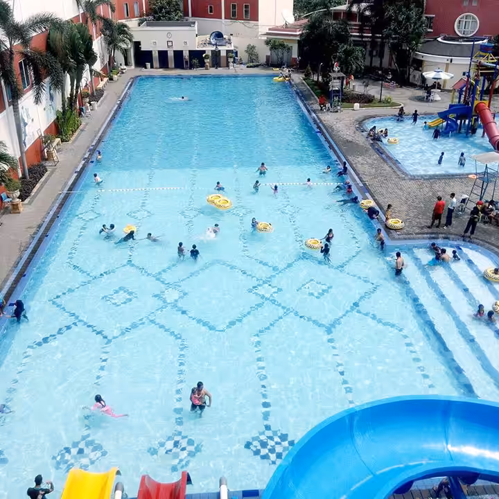 Kolam Renang Puri Beta