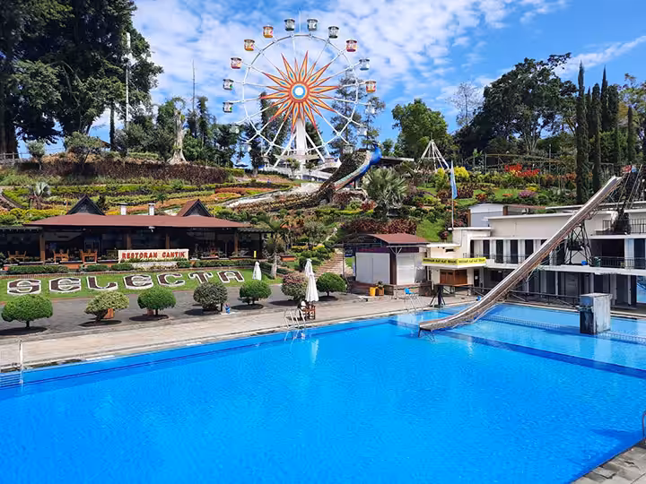 Kolam Renang Selecta Malang