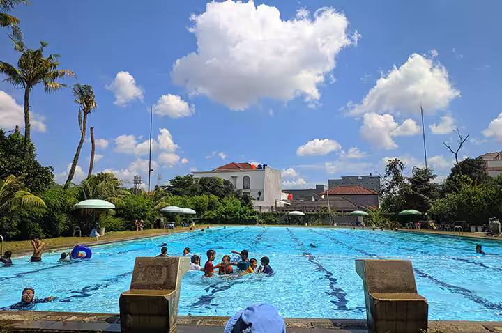 Kolam Renang Taman Alfa Indah