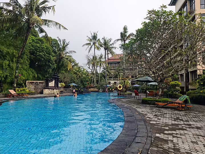 Kolam Renang The Jayakarta Hotel