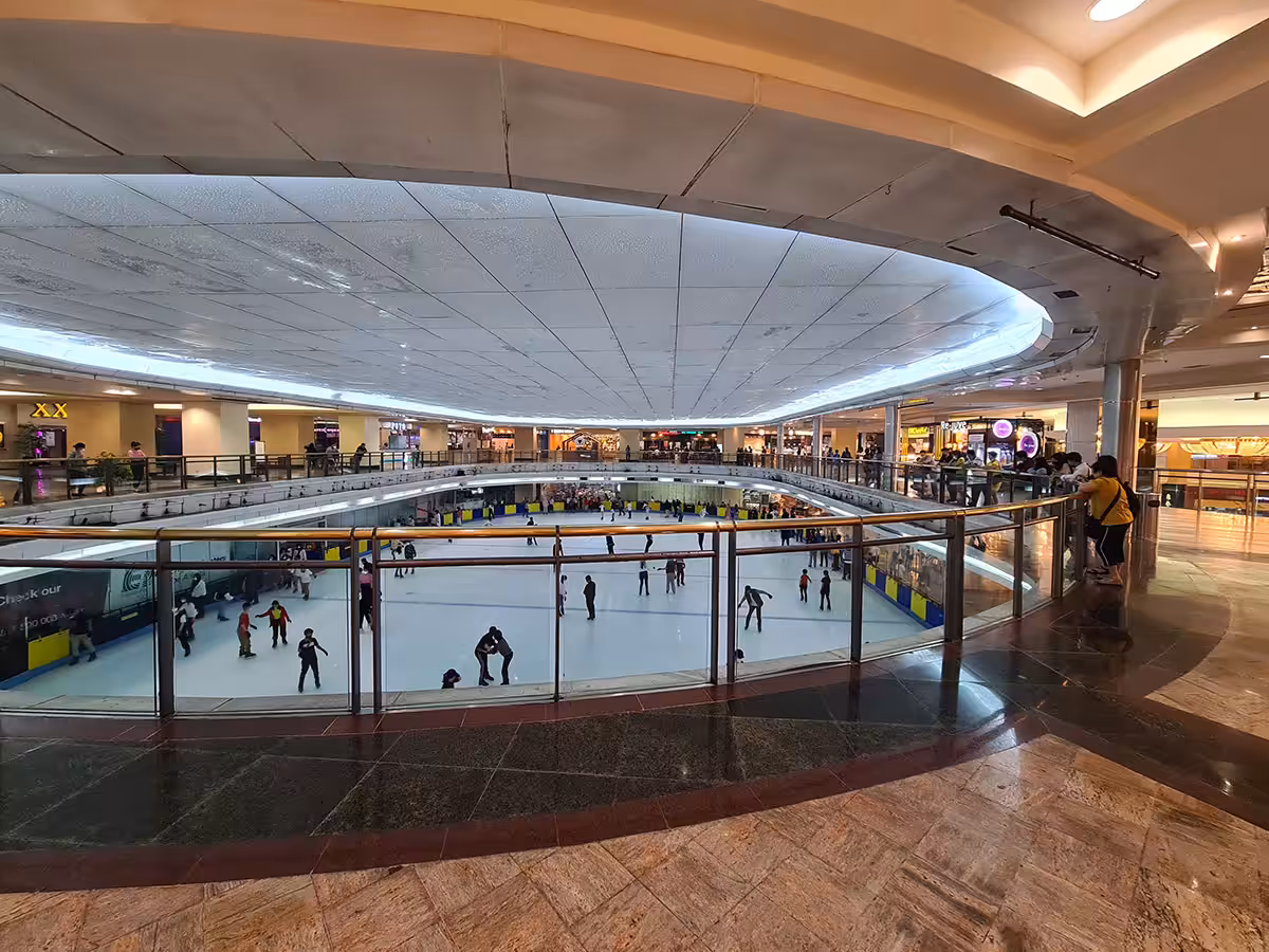 Lokasi Ice Skating Taman Anggrek