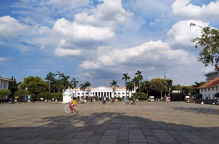 Lokasi Museum Seni Rupa dan Keramik