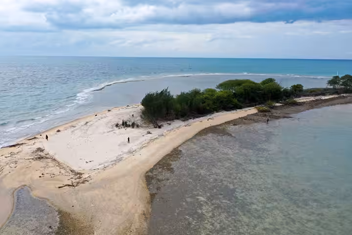 Pantai Pasir Putih Wates Tasikharjo