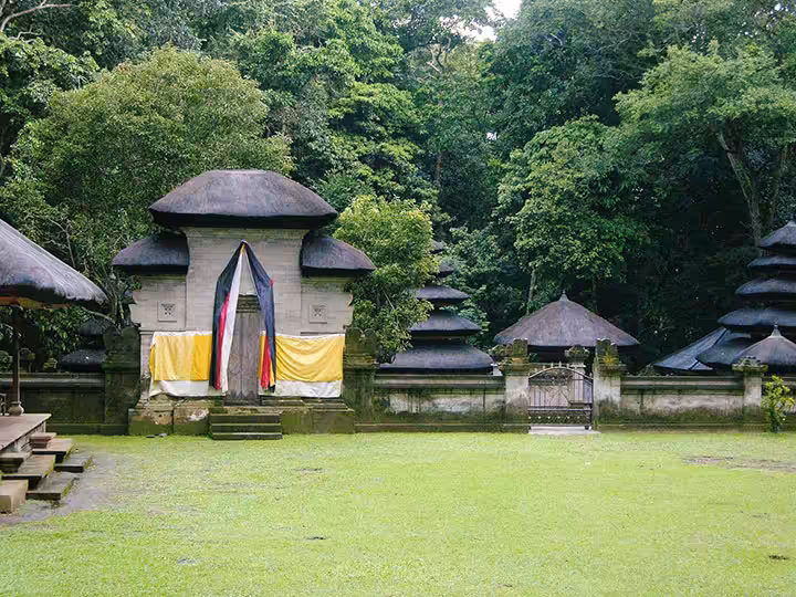 Tiket Masuk Alas Kedaton