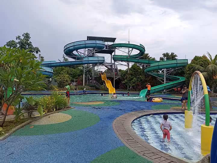 Tiket Masuk Green Lake View Waterpark
