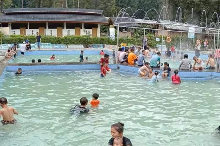 Wisata Pemandian Cimanggu