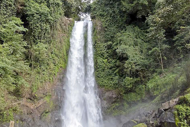 Air Terjun Les
