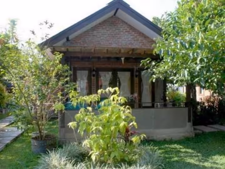 De Daunan Homestay Malang