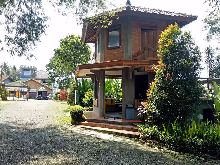 Kampoeng Wisata Cinangneng Bogor