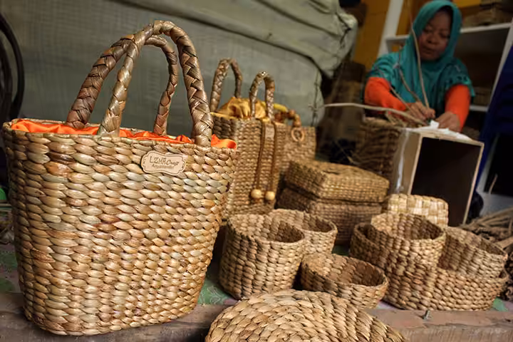 Kerajinan Eceng Gondok