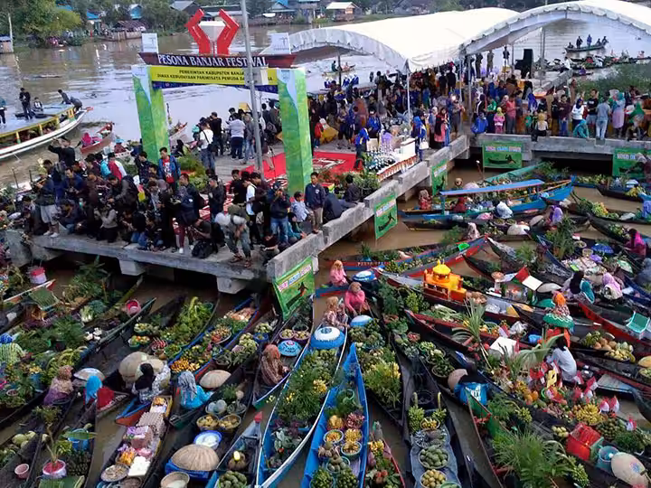 Pasar Apung Lok Baintan