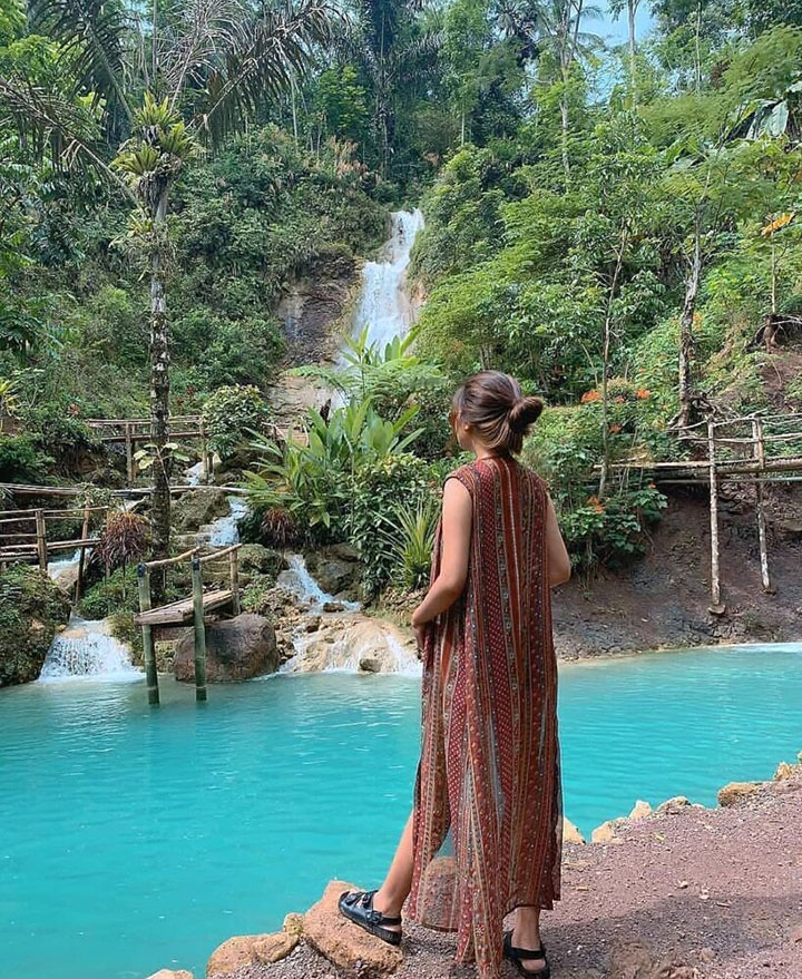 Relaksasi ke Air Terjun Kembang Soka