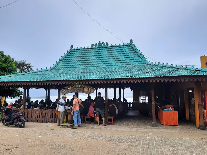 Rumah Makan Pawon Ndeso