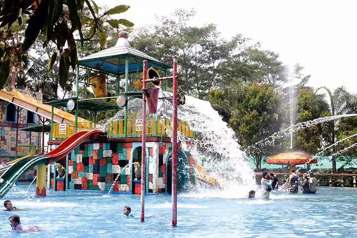 Wisata Cas Water Park Cikole