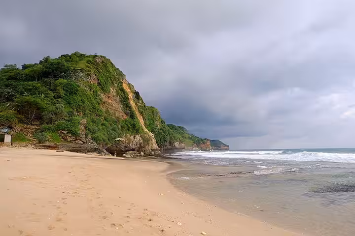 Wisata Pantai Seruni