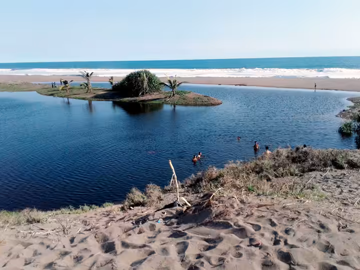 Pantai Bopong Puring