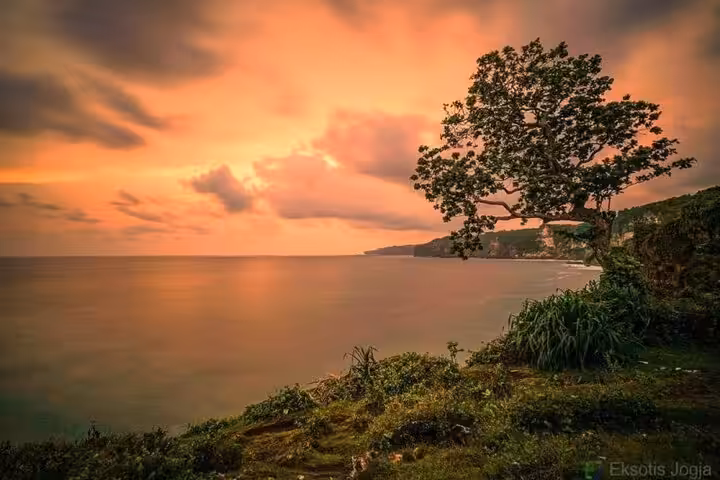 Pantai Kesirat Gunung Kidul yang indah