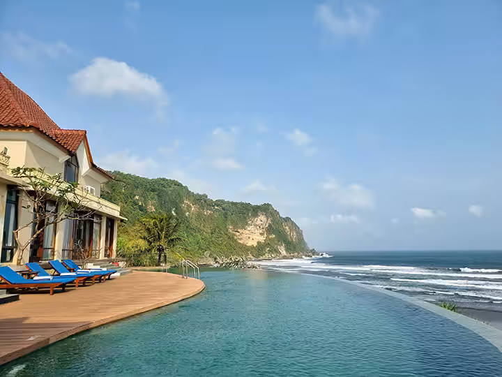 Queen of The South Beach Resort Gunung Kidul