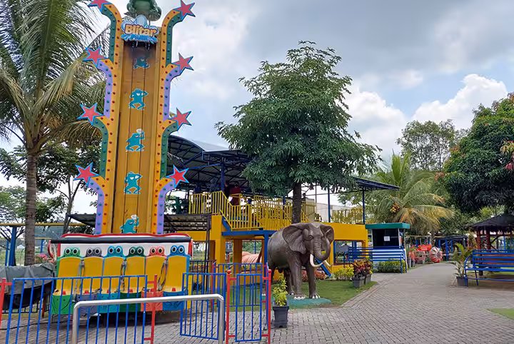 Wahana di Blitar Park